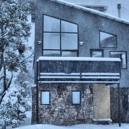 Snow Stream 2 Bedroom And Loft With Gas Fire Balcony And Garage Parking Thredbo Luaran gambar